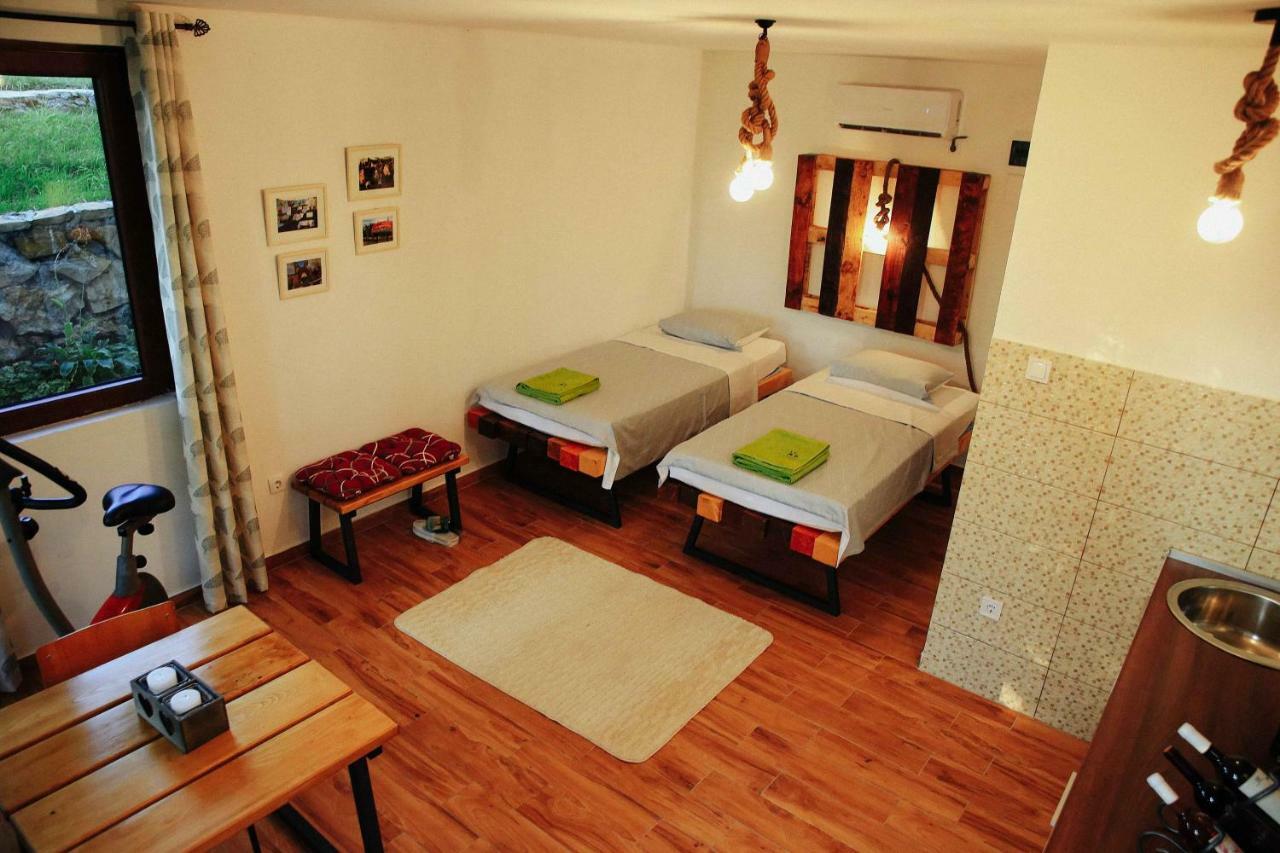 Bed and Breakfast Donkey Farm Martinici - Farma Magaraca Martinici Даниловград Экстерьер фото